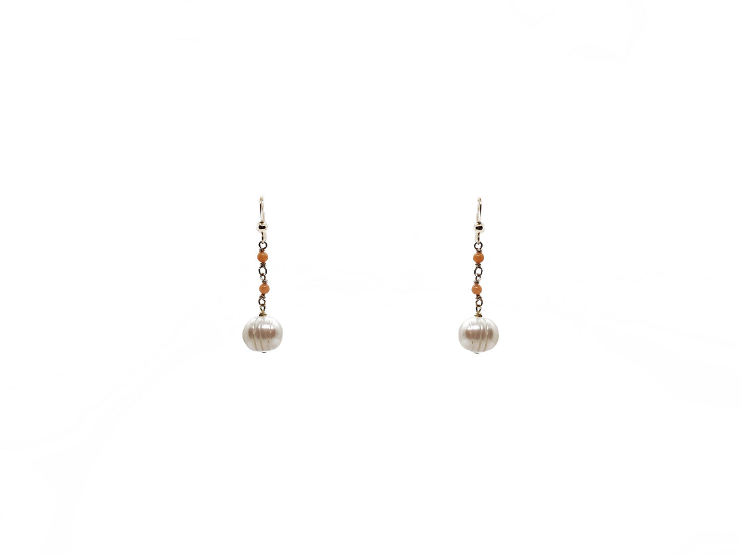 Aretes con perla natural y coral engarzado