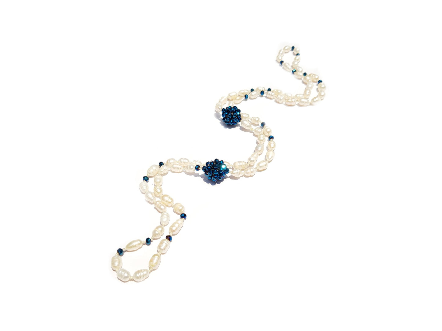 Collar de perlas barrocas con cristal azul metalico