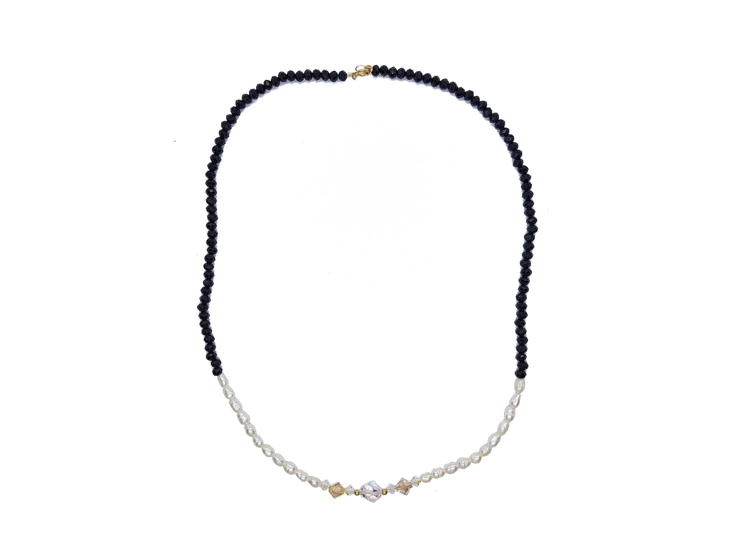 Gargantilla de cristal negro con perla natural arroz y cristal austriaco