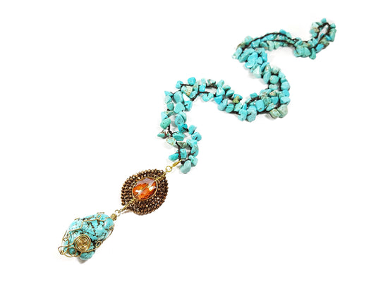 Collar chips de howlita