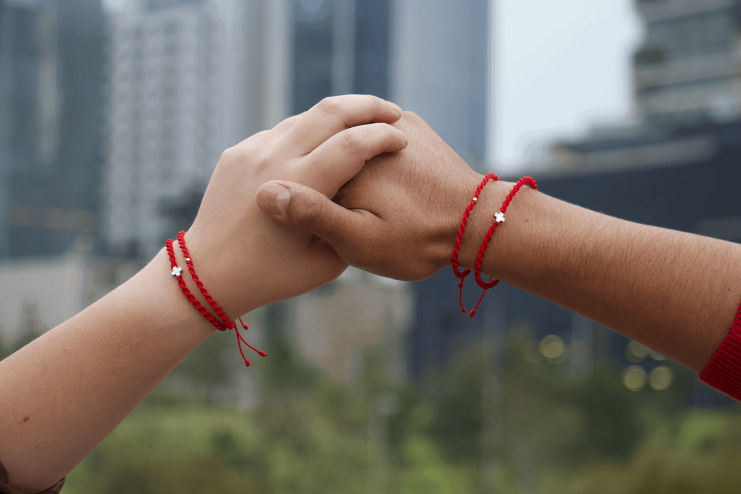 Pulsera Roja Tejida De Protección Con Esfera De Oro